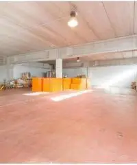 Affitto Magazzino in Via degli Olmetti