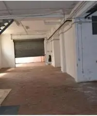 Affitto Magazzino in Via Bologna