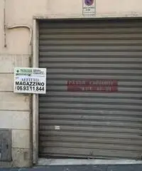 Affitto Magazzino in Via Borgia, 9