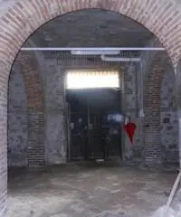 Affitto Magazzino in Via Orlando Ferrazza