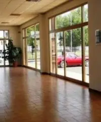 Affitto Magazzino in via Tiberina