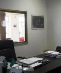 Affitto Magazzino in via Tiberina