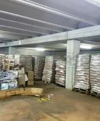 Affitto Magazzino in Via degli Scaloni