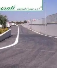 Bagni Di Tivoli: Vendita Capannone in Via Tiburtina Valeria