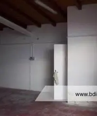 Casali di Mentana -  Laboratorio 3 locali € 85.000 Casali di Mentana -  Laboratorio 3 locali € 85.000