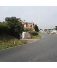 Frattocchie: Affitto Laboratorio in Via Nettunense Nuova