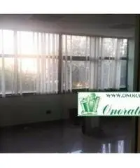 Guidonia: Vendita Capannone in Via Nazionale Tiburtina