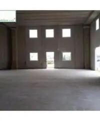 Guidonia: Vendita Laboratorio da 245mq con ascensore