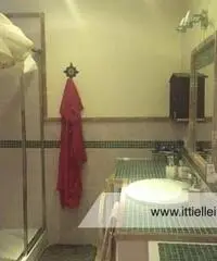 LADISPOLI -  Magazzino 300 mq indipendente..