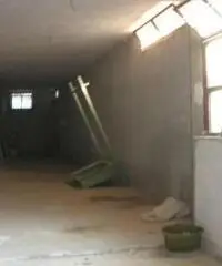 Montelarco: Affitto Magazzino in Via Bramante Montelarco: Affitto Magazzino in Via Bramante