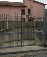 Pavona: Affitto Magazzino in Via Frosinone