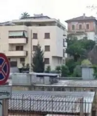 Pian Di Gerri: Vendita Laboratorio in Via Roma Pian Di Gerri: Vendita Laboratorio in Via Roma