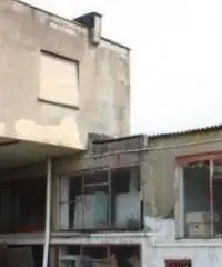 Pian Di Gerri: Vendita Capannone in Via Appia Sud, 3 angolo Via Caranella