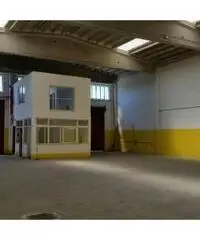 POMEZIA CAPANNONE INDUSTRIALE DI 400 MQ.