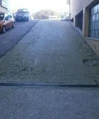 POMEZIA CENTRO LOCALE MAGAZZINO 150 MQ.