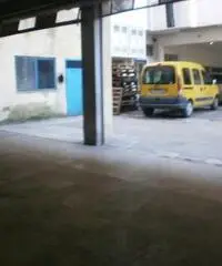 POMEZIA CENTRO LOCALE MAGAZZINO 150 MQ.