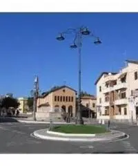 Quarantola: Vendita Capannone in Via Napoli, 170 Km 7,600