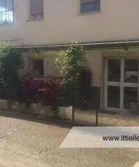 Velletri -  Laboratorio 3 locali € 100.000 LT301 Velletri -  Laboratorio 3 locali € 100.000 LT301