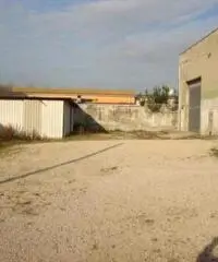 Vendita Capannone in Via del Tridente