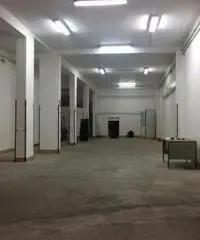 Affitto Magazzino in Via Giovanni Verga