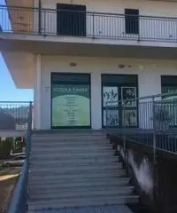 Caparrone: Affitto Magazzino da 170mq con posto auto Caparrone: Affitto Magazzino da 170mq con posto auto