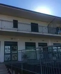 Caparrone: Affitto Magazzino da 170mq con posto auto Caparrone: Affitto Magazzino da 170mq con posto auto