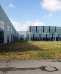 Vendita Capannone da 30000mq con ascensore