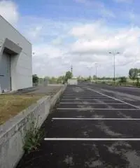 Vendita Capannone da 30000mq con ascensore