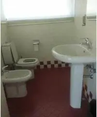 CAPANNONE di 6 vani e di 1400 mq (AGLIANA) rif. F440