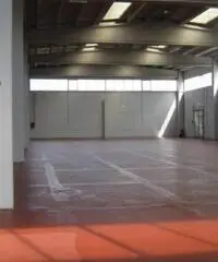 Vendita Capannone in Via Pontina Vendita Capannone in Via Pontina