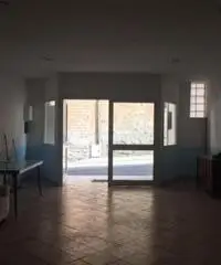 Vendita Laboratorio in Via Fontana delle Rose, 21