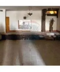 Vendita Laboratorio in Viale alla Marina