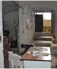 Vendita Magazzino in Via Indipendenza