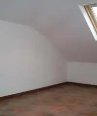 Mansarda in Affitto a 430