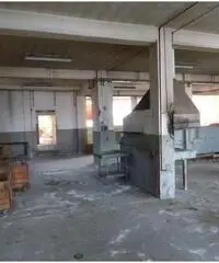 21531028-41 - Villa + capannone