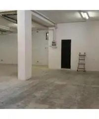 Affitto Magazzino in vicolo des fermes, 22