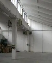 Capannone / Fondo in affitto a Monte San Pietro