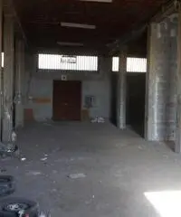 Deposito 550 mq con terreno mq 700