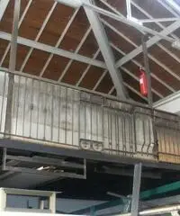 RIPOSTO - Ampio capannone al centro del paese