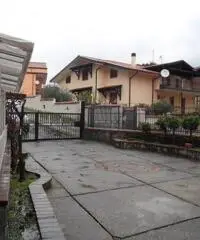 Deposito con corte a Mendicino in contrada Tivolille