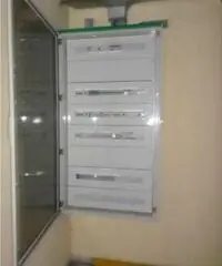 Quattromiglia: Affitto Magazzino in Via Alessandro Volta Quattromiglia: Affitto Magazzino in Via Alessandro Volta