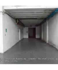 Centro città: Affitto Capannone in Via Genova