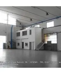 Centro città: Affitto Capannone in Via Genova