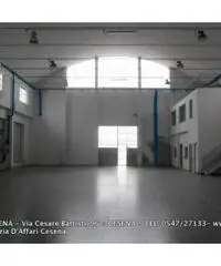 Centro città: Affitto Capannone in Via Genova