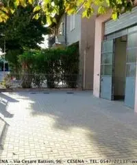 Centro città: Affitto Magazzino in Via Lepanto