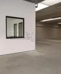 Affitto Capannone con ascensore