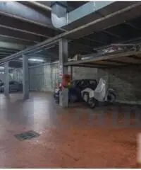 Affitto Capannone in centro commerciale strada coperta