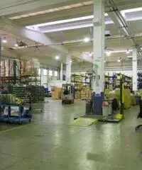 Mazzo: Affitto Capannone in Via Alcide De Gasperi