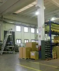 Mazzo: Affitto Capannone in Via Alcide De Gasperi