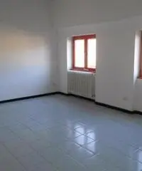 Mazzo: Affitto Capannone in Via Achille Grandi